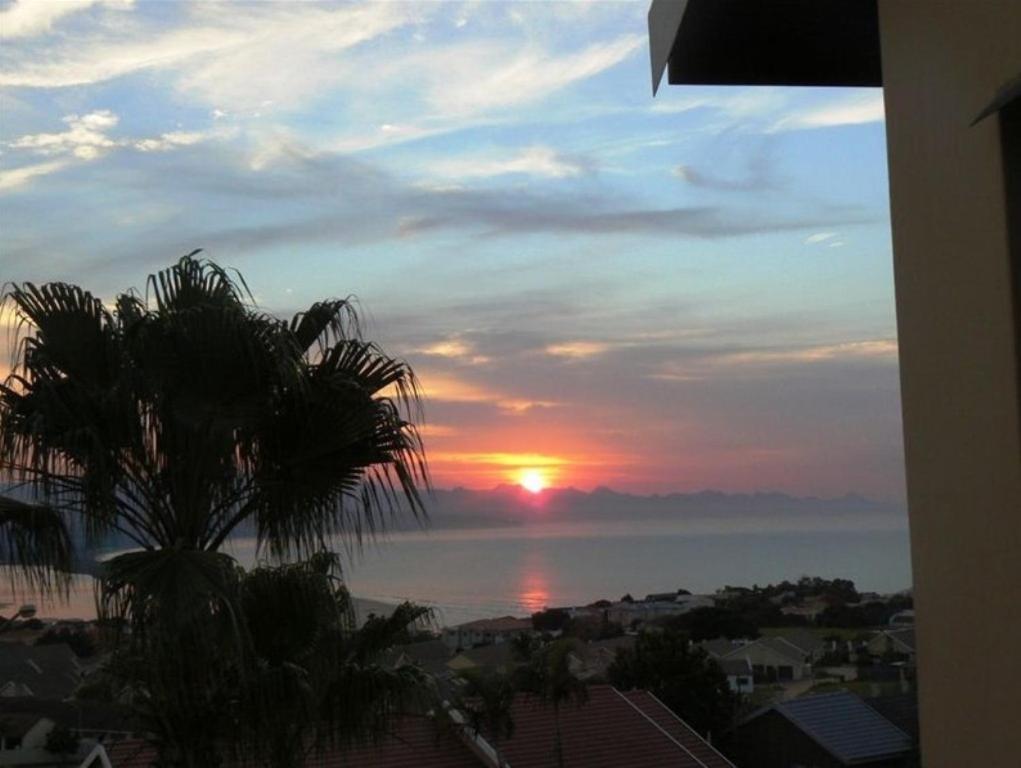Panoramic Blue B&B เพลตเตนเบิร์กเบย์ ภายนอก รูปภาพ